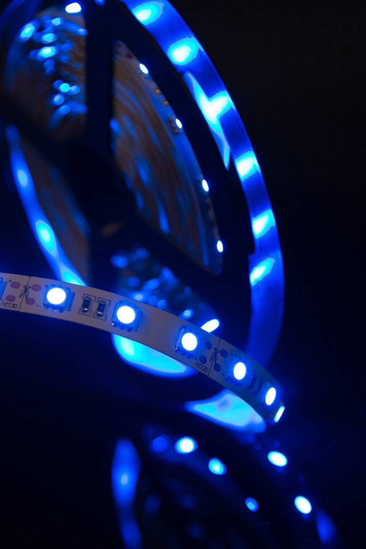 Лента светодиодная стандарт 5050, 60 LED/м, 14,4 Вт/м, 12В , IP20, Цвет: Синий — изображение 7